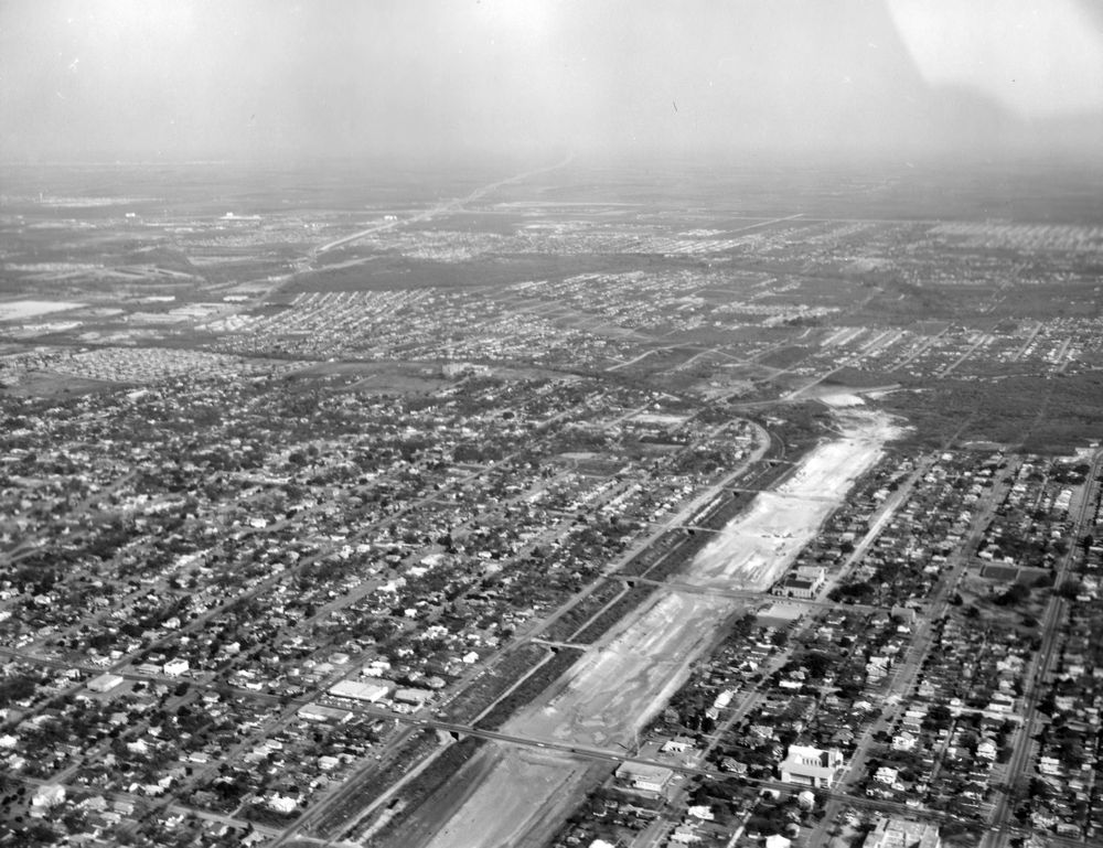 I-10E-at-S-New-Braunfels-looking-ENE-ca1967