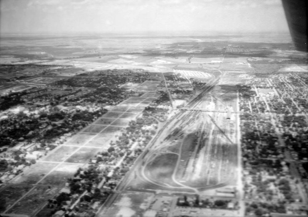 I-35N-at-Pine-RR-yard-looking-ENE-1959